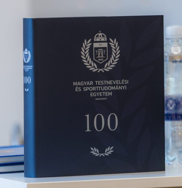 TF100 Ünnepi kötet